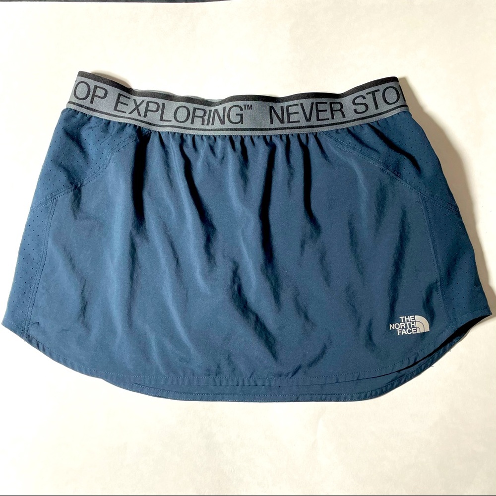 The North Face navy blue sport skirt size M